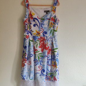 Sleeveless White Dress with Colorful Pattern and White Lace Trim from Donna Rico